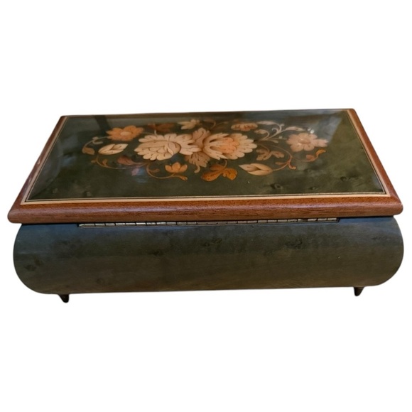 Vintage Rouge Swiss Musical Movement Jewelry  Box - Made in Italy - Picture 5 of 9